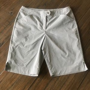 Callaway size 10 gray & white Bermuda golf shorts